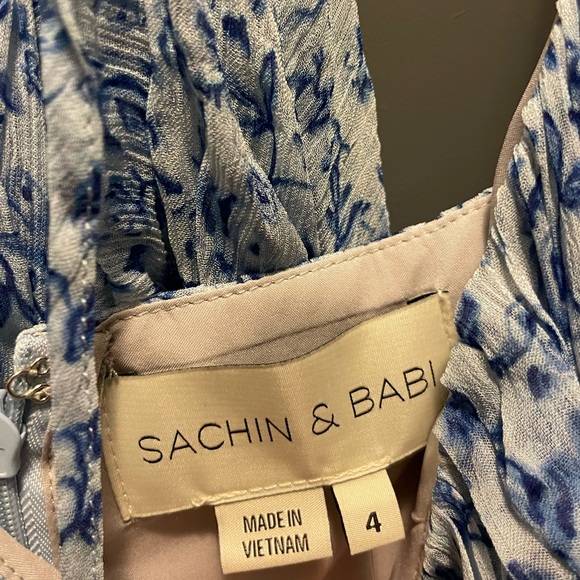 NWT Sachin & Babi Rose Dress size 4 (comes with cape) - Picture 4 of 5